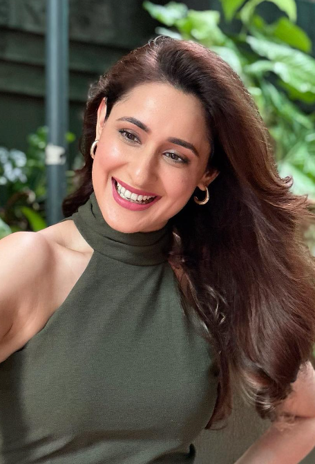 Pragya Jaiswal biography in Hindi