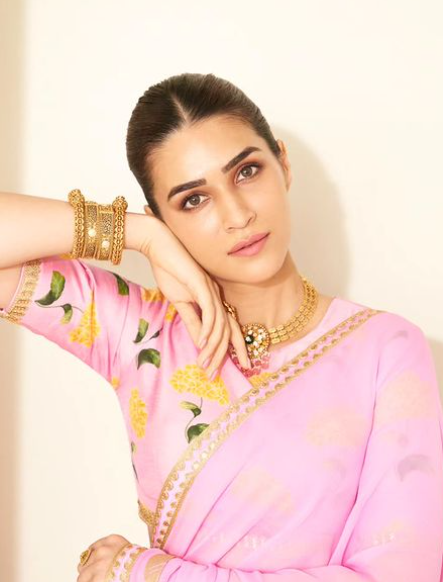 Kriti Sanon biography in Hindi