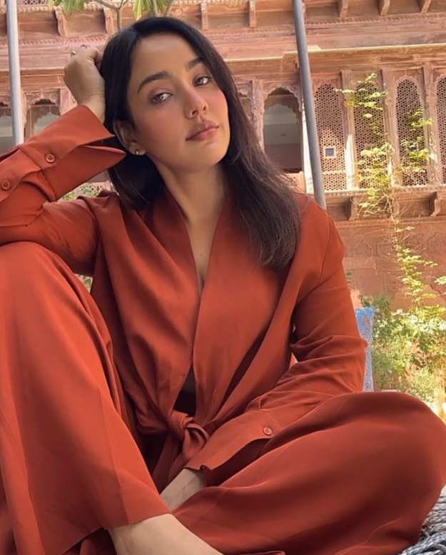 Neha Sharma biography in Hindi