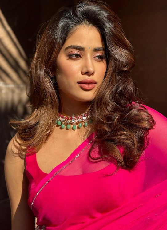 janhvi kapoor saree