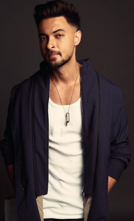 Aayush Sharma biography in Hindi