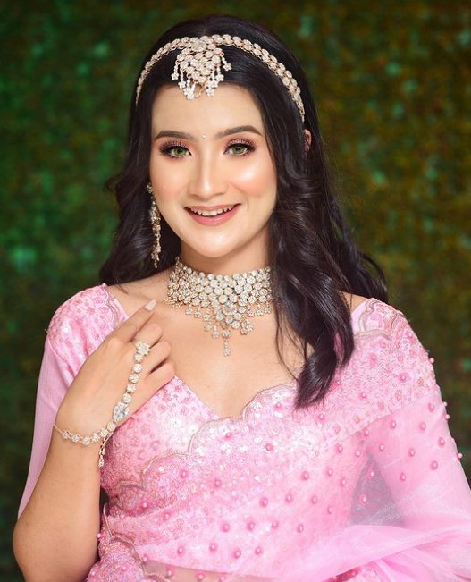 Celesti Bairagey biography in Hindi