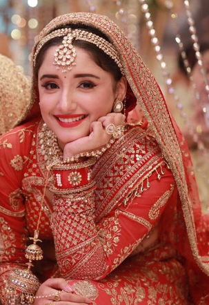 Rachi Sharma biography in Hindi