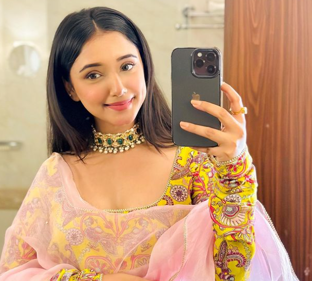 Rachi Sharma biography in Hindi