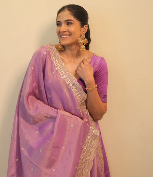Tanvi Malhara biography in Hindi, Height, Age, Boyfriend, Family, Biography